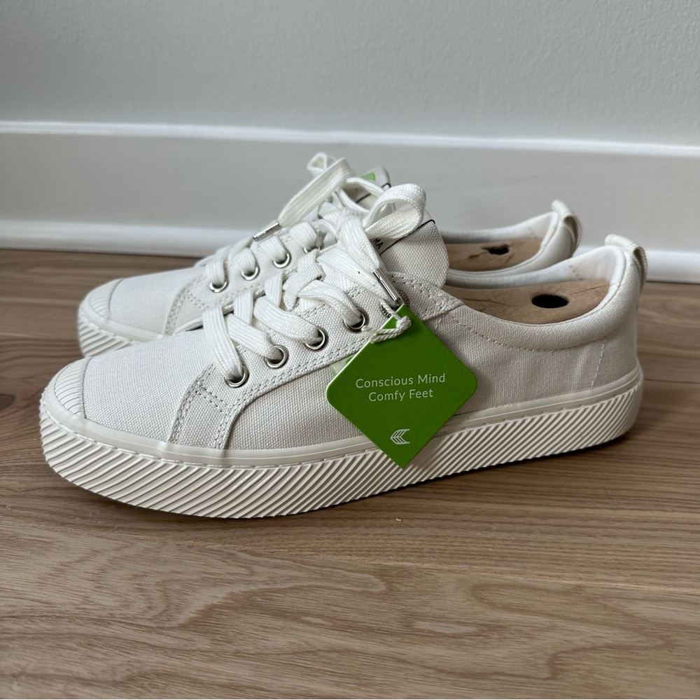 Cariuma White Canvas Sneakers